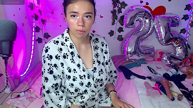 Snapshot of sophie_north chatting on February 25, 2025, 3:20 pm sophie north online show from February 25, 2025, 3:20 pm