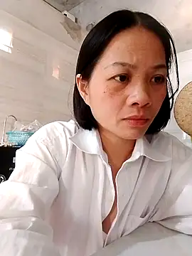 Snapshot of Aninyin22 chatting on March 22, 2025, 9:34 am Aninyin22 online show from March 22, 2025, 9:34 am