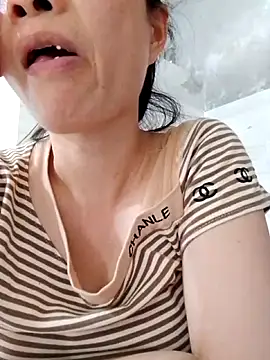 Snapshot of Aninyin22 chatting on March 2, 2026, 7:15 am Aninyin22 online show from March 2, 2026, 7:15 am