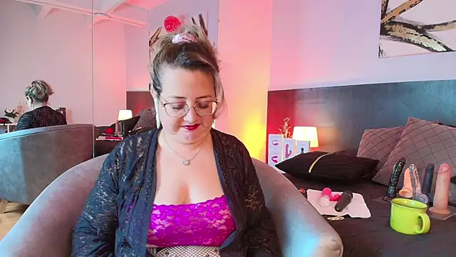 MartinaCaycedo online show from February 25, 2025, 1:00 pm