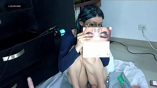 Camila---torres online show from September 27, 2025, 2:07 am