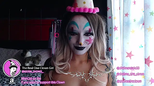 Snapshot of Eloise-brown chatting on February 17, 2026, 5:32 pm Eloise-brown online show from February 17, 2026, 5:32 pm