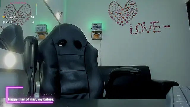 Snapshot of roxanne_jones1 chatting on March 20, 2025, 12:30 am roxanne jones1 online show from March 20, 2025, 12:30 am