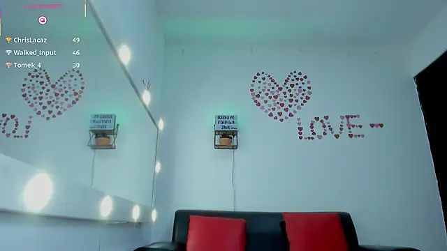 Snapshot of roxanne_jones1 chatting on March 18, 2025, 10:37 pm roxanne jones1 online show from March 18, 2025, 10:37 pm