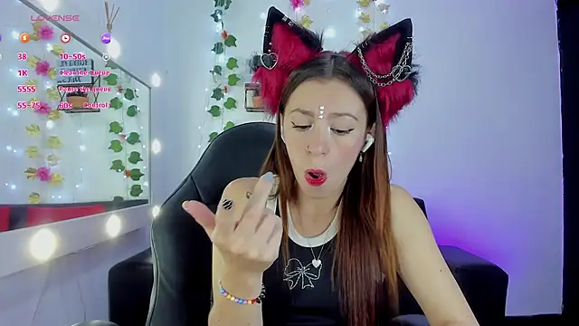 Snapshot of roxanne_jones1 chatting on September 12, 2025, 8:41 pm roxanne jones1 online show from September 12, 2025, 8:41 pm