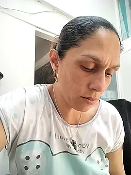 Corina hot online show from November 22, 2025, 4:39 pm