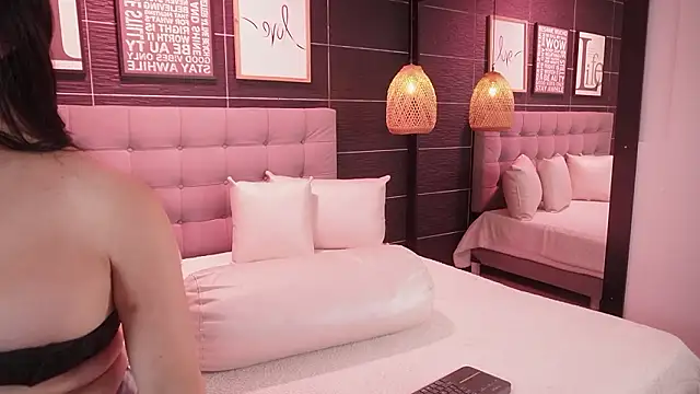 Bella TS  online show from February 21, 2026, 10:56 pm