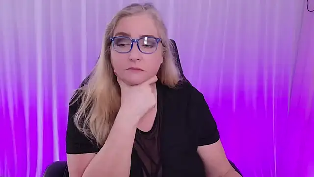 Snapshot of KatDSinclair chatting on February 5, 2025, 5:09 pm KatDSinclair online show from February 5, 2025, 5:09 pm