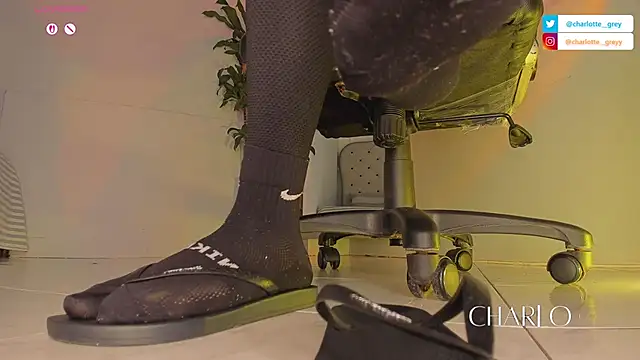 charlotte  grey online show from November 8, 2025, 7:28 pm