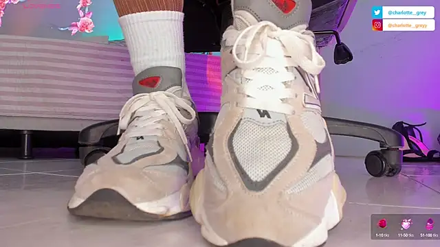 charlotte  grey online show from October 11, 2025, 8:32 pm