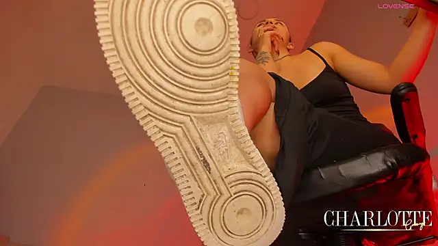 charlotte  grey online show from April 15, 2026, 8:42 pm