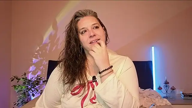 Snapshot of Niter chatting on April 1, 2026, 12:02 am Niter online show from April 1, 2026, 12:02 am