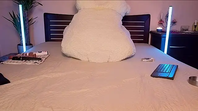 Snapshot of Niter chatting on February 18, 2026, 1:03 am Niter online show from February 18, 2026, 1:03 am