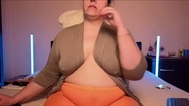 Snapshot of Niter chatting on February 17, 2026, 12:57 pm Niter online show from February 17, 2026, 12:57 pm