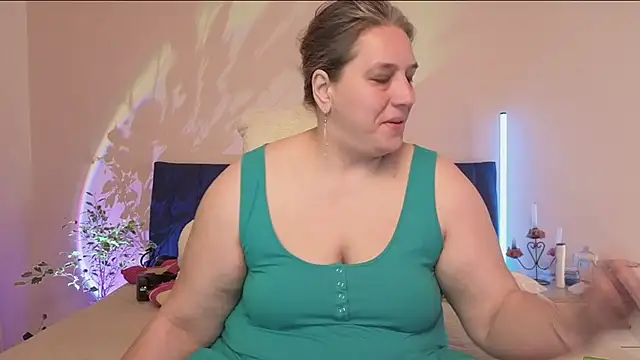 Snapshot of Niter chatting on April 24, 2026, 3:14 pm Niter online show from April 24, 2026, 3:14 pm
