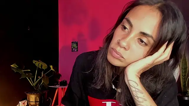 Snapshot of Juanadearco5 chatting on March 17, 2025, 9:46 pm Juanadearco5 online show from March 17, 2025, 9:46 pm