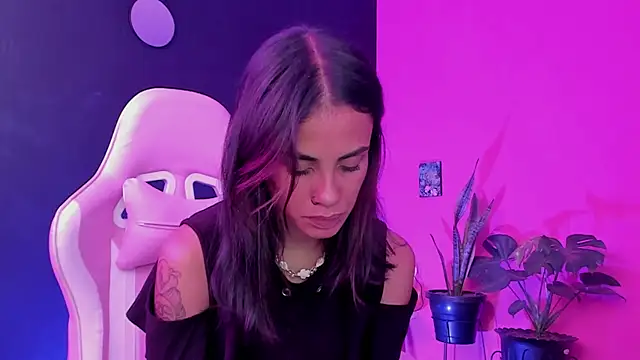 Snapshot of Juanadearco5 chatting on February 18, 2025, 1:00 pm Juanadearco5 online show from February 18, 2025, 1:00 pm