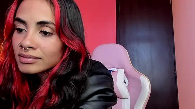 Snapshot of Juanadearco5 chatting on September 14, 2025, 10:21 pm Juanadearco5 online show from September 14, 2025, 10:21 pm