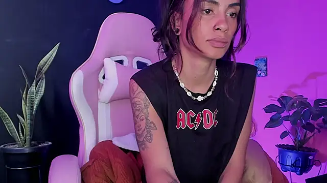 Snapshot of Juanadearco5 chatting on February 25, 2025, 3:31 pm Juanadearco5 online show from February 25, 2025, 3:31 pm