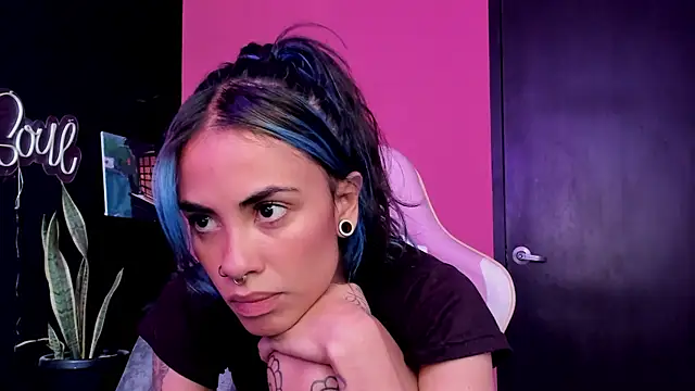 Snapshot of Juanadearco5 chatting on November 10, 2025, 4:12 pm Juanadearco5 online show from November 10, 2025, 4:12 pm