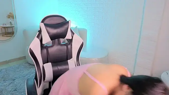 Snapshot of marilin_a chatting on February 15, 2026, 12:00 am marilin a online show from February 15, 2026, 12:00 am