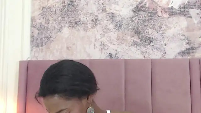 Snapshot of SabrinaDevill chatting on November 10, 2025, 1:27 pm SabrinaDevill online show from November 10, 2025, 1:27 pm