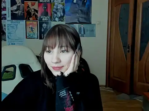 Snapshot of Traharaa chatting on December 17, 2025, 2:11 pm Traharaa online show from December 17, 2025, 2:11 pm