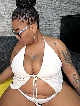 Snapshot of ExclusiveLeexx chatting on January 10, 2026, 3:29 pm ExclusiveLeexx online show from January 10, 2026, 3:29 pm