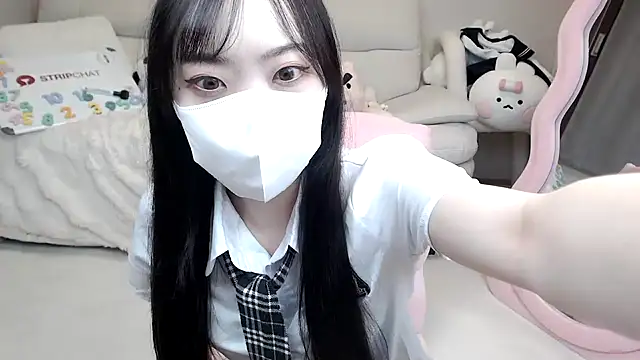 Snapshot of momo_room chatting on October 16, 2025, 10:34 am momo room online show from October 16, 2025, 10:34 am