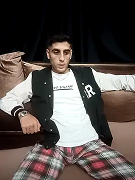 arenn1997 online show from October 13, 2025, 12:23 am