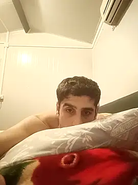 arenn1997 online show from December 2, 2025, 12:11 am