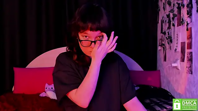 Snapshot of dreamgirllovee chatting on November 6, 2025, 11:53 pm dreamgirllovee online show from November 6, 2025, 11:53 pm