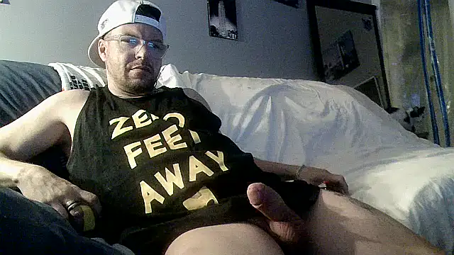 Snapshot of Vinyboy69 chatting on May 6, 2026, 6:28 am Vinyboy69 online show from May 6, 2026, 6:28 am