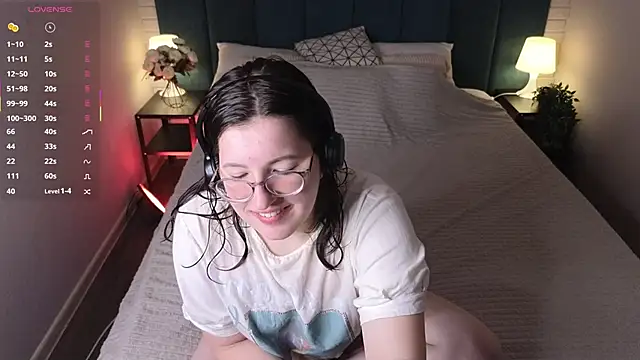 Snapshot of Peneloppa_Star chatting on October 14, 2025, 9:47 pm Peneloppa Star online show from October 14, 2025, 9:47 pm