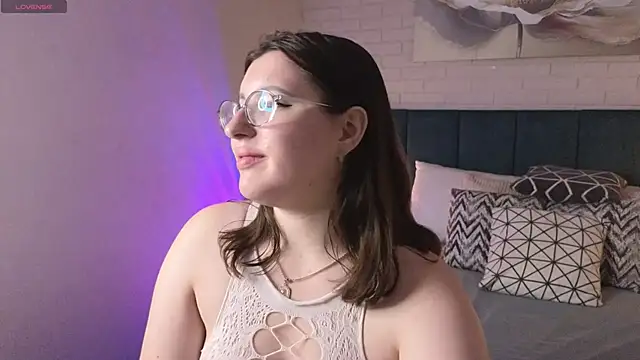 Snapshot of Peneloppa_Star chatting on October 5, 2025, 9:27 pm Peneloppa Star online show from October 5, 2025, 9:27 pm