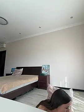 Hott Lolla online show from March 6, 2026, 8:31 am