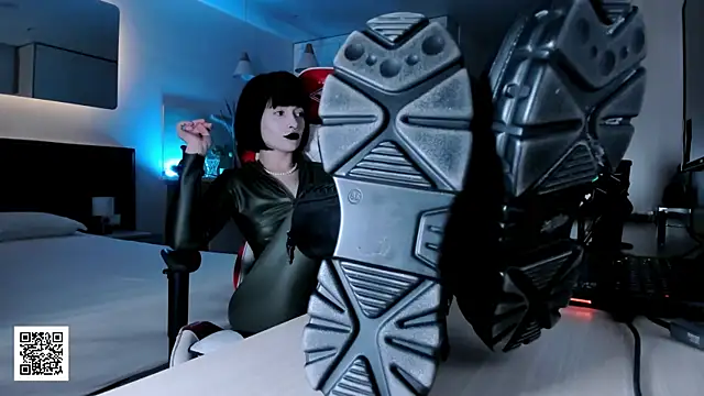 Snapshot of _Goddess_Misha_ chatting on December 18, 2025, 8:56 pm Goddess Misha online show from December 18, 2025, 8:56 pm