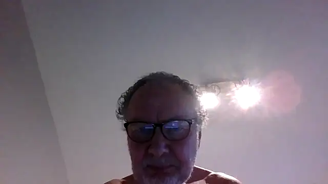 Snapshot of jimmybenido chatting on October 9, 2025, 4:07 pm jimmybenido online show from October 9, 2025, 4:07 pm