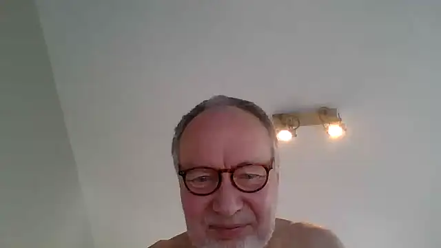 Snapshot of jimmybenido chatting on May 15, 2026, 4:49 pm jimmybenido online show from May 15, 2026, 4:49 pm