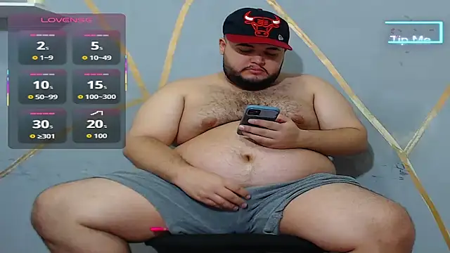 Snapshot of damian_chubby chatting on October 2, 2025, 7:17 pm damian chubby online show from October 2, 2025, 7:17 pm