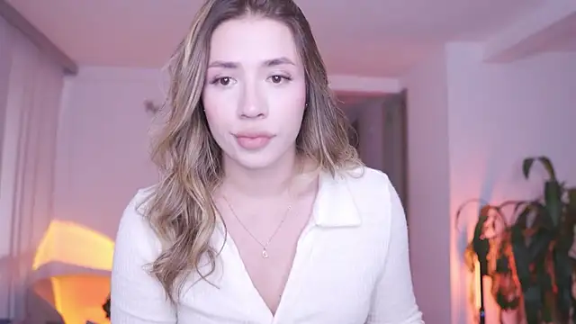 Snapshot of honeyann08 chatting on September 25, 2025, 6:47 pm honeyann08 online show from September 25, 2025, 6:47 pm