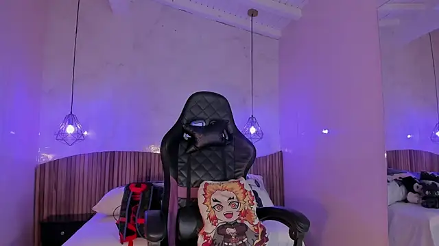 Snapshot of IamNayuta chatting on February 2, 2026, 7:57 pm IamNayuta online show from February 2, 2026, 7:57 pm