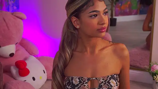 Snapshot of AshaYuva chatting on October 21, 2025, 10:47 am AshaYuva online show from October 21, 2025, 10:47 am