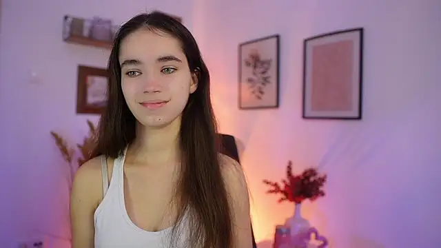 Gia Paige18 online show from October 16, 2025, 1:08 pm