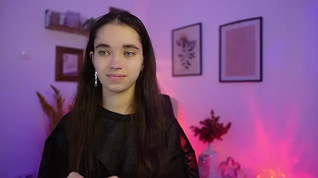 Gia Paige18 online show from November 21, 2025, 2:05 pm