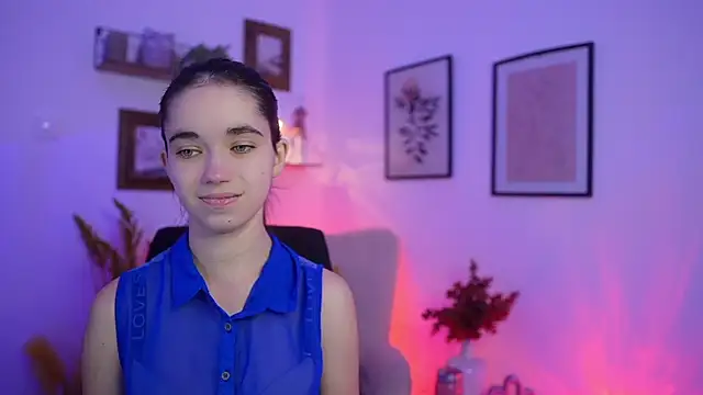 Gia Paige18 online show from November 27, 2025, 3:01 pm