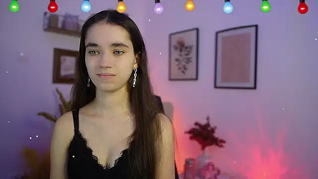 Snapshot of Gia_Paige18 chatting on December 21, 2025, 2:08 pm Gia Paige18 online show from December 21, 2025, 2:08 pm