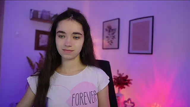 Gia Paige18 online show from November 2, 2025, 9:14 am