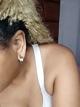 Snapshot of ELLA_KELLY chatting on October 8, 2025, 11:01 am ELLA KELLY online show from October 8, 2025, 11:01 am