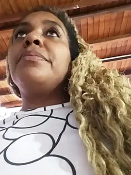 Snapshot of ELLA_KELLY chatting on October 19, 2025, 11:35 am ELLA KELLY online show from October 19, 2025, 11:35 am